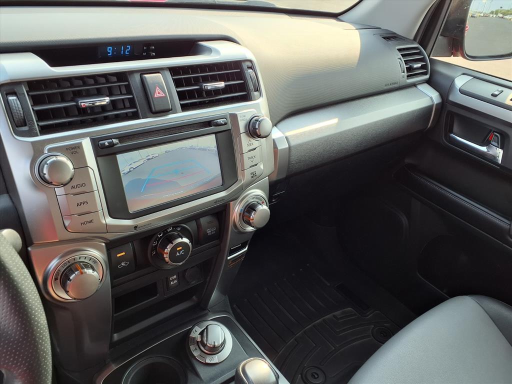 2016 Toyota 4Runner SR5 photo 6
