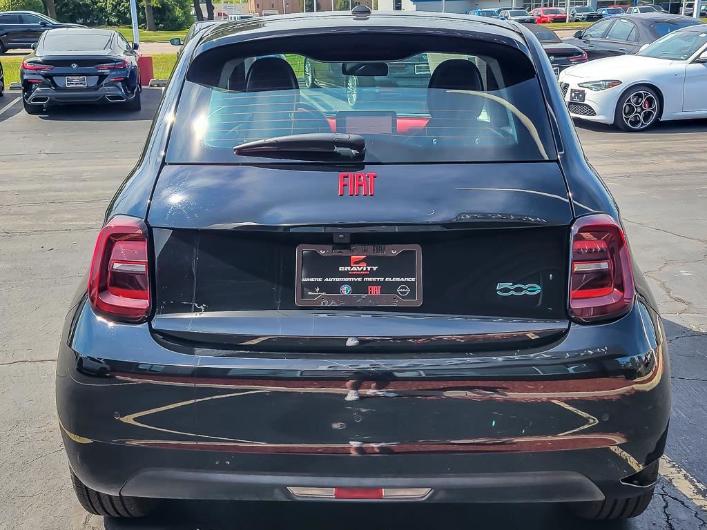 2024 Fiat 500e Red photo 5