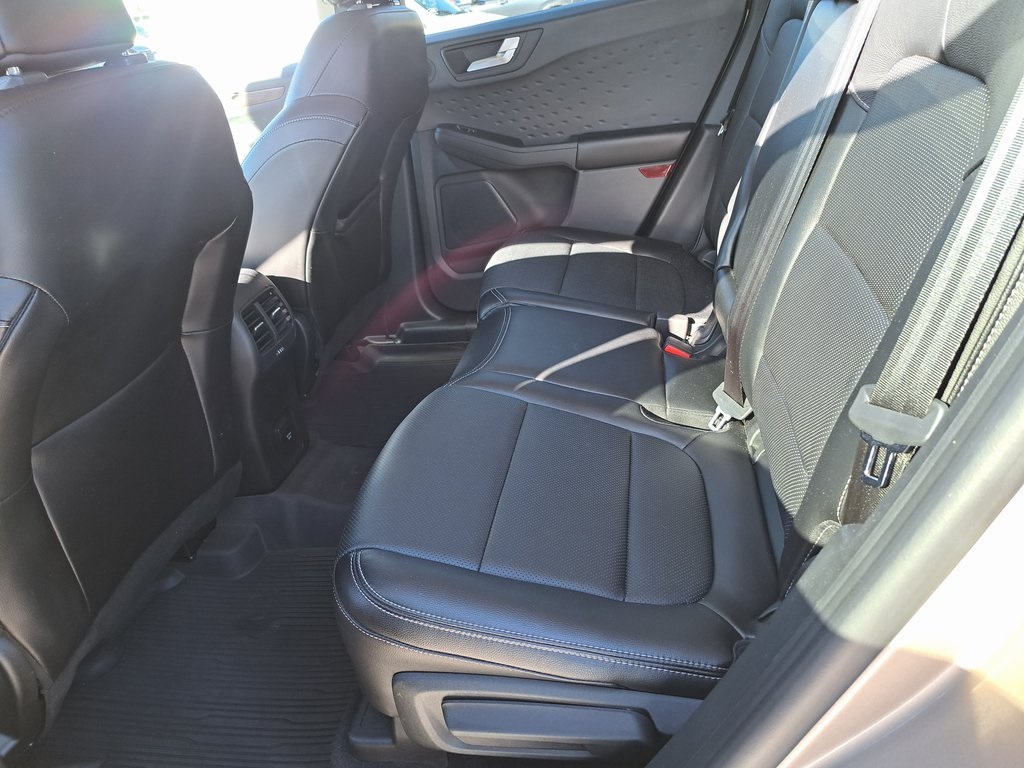 2020 Ford Escape Titanium Hybrid photo 22
