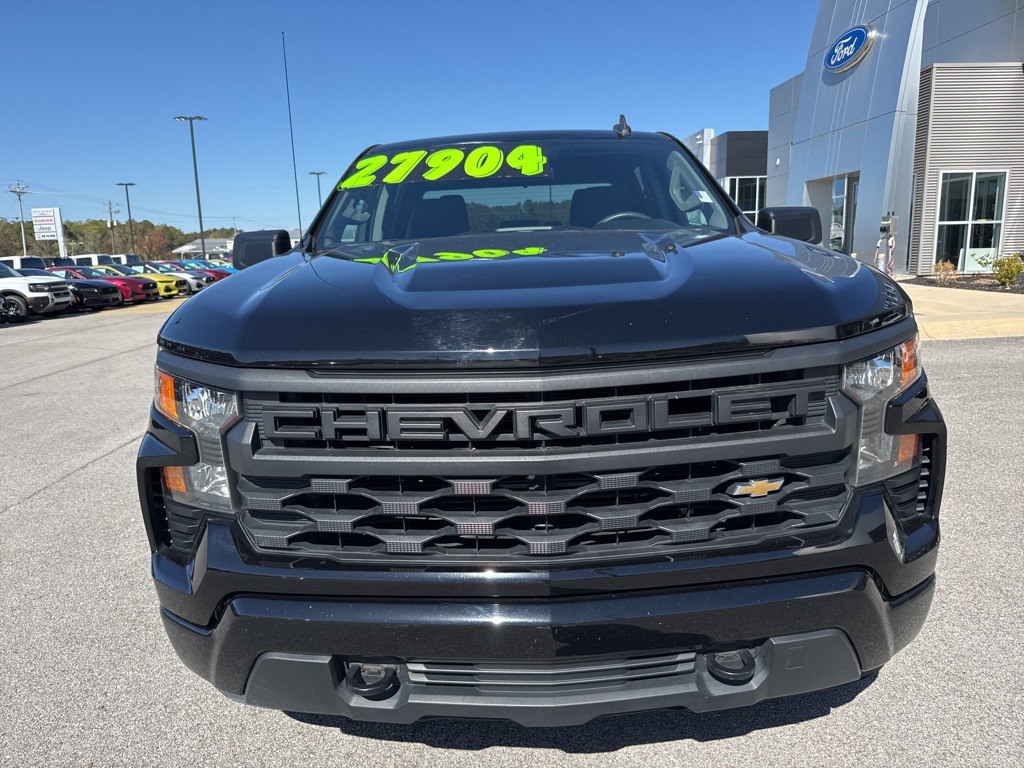 2022 Chevrolet Silverado 1500 Custom photo 2