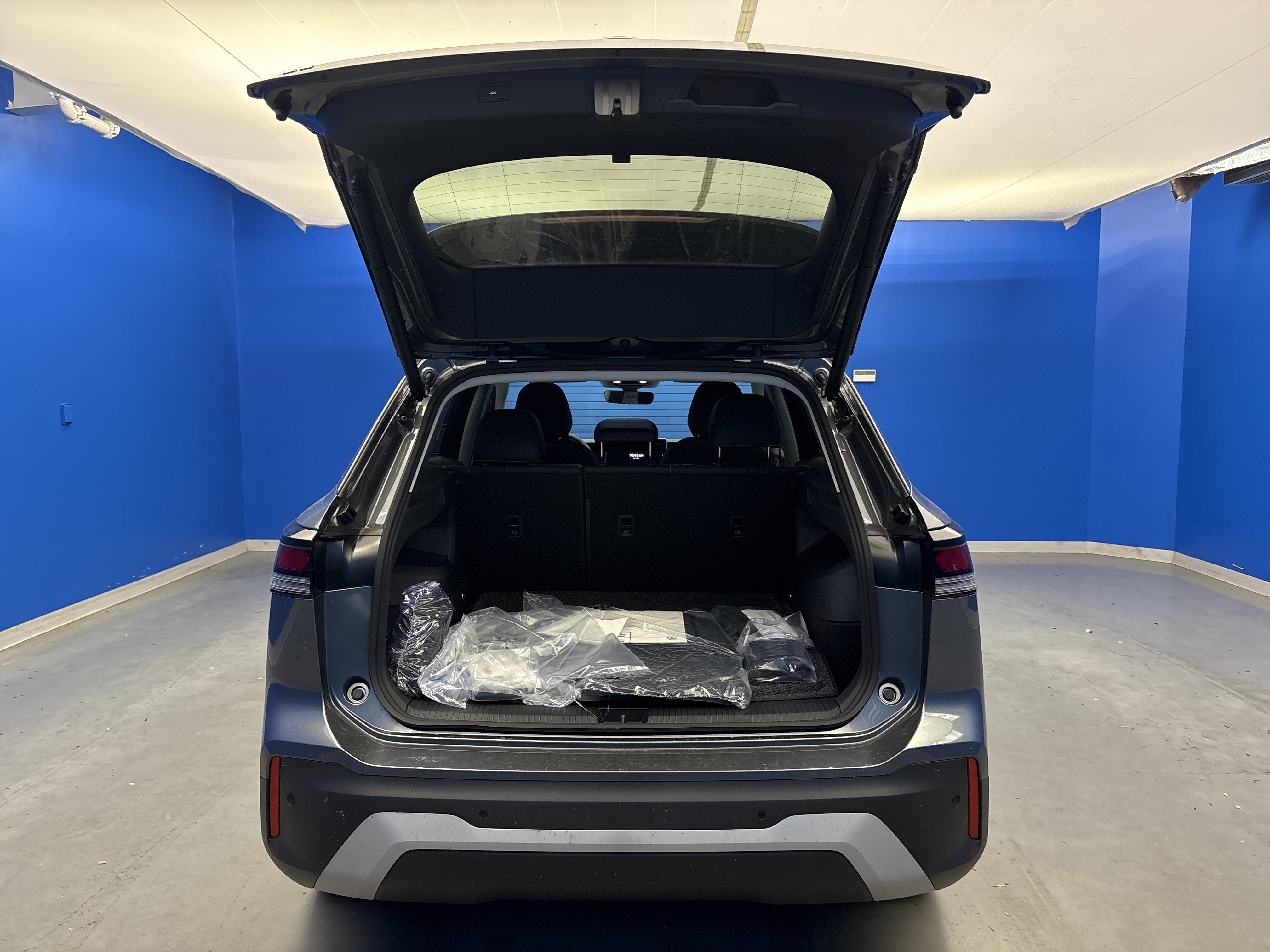 2025 Volkswagen Tiguan SE photo 11