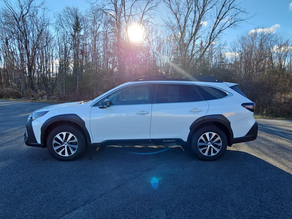 2024 Subaru Outback Premium photo 2