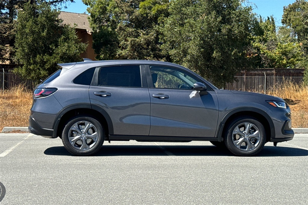 2026 Honda HR-V LX photo 3