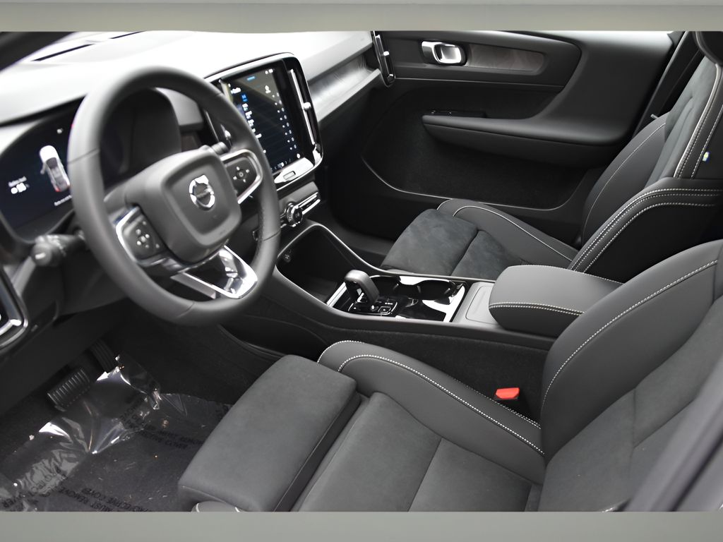 2024 Volvo C40 Recharge Plus photo 9