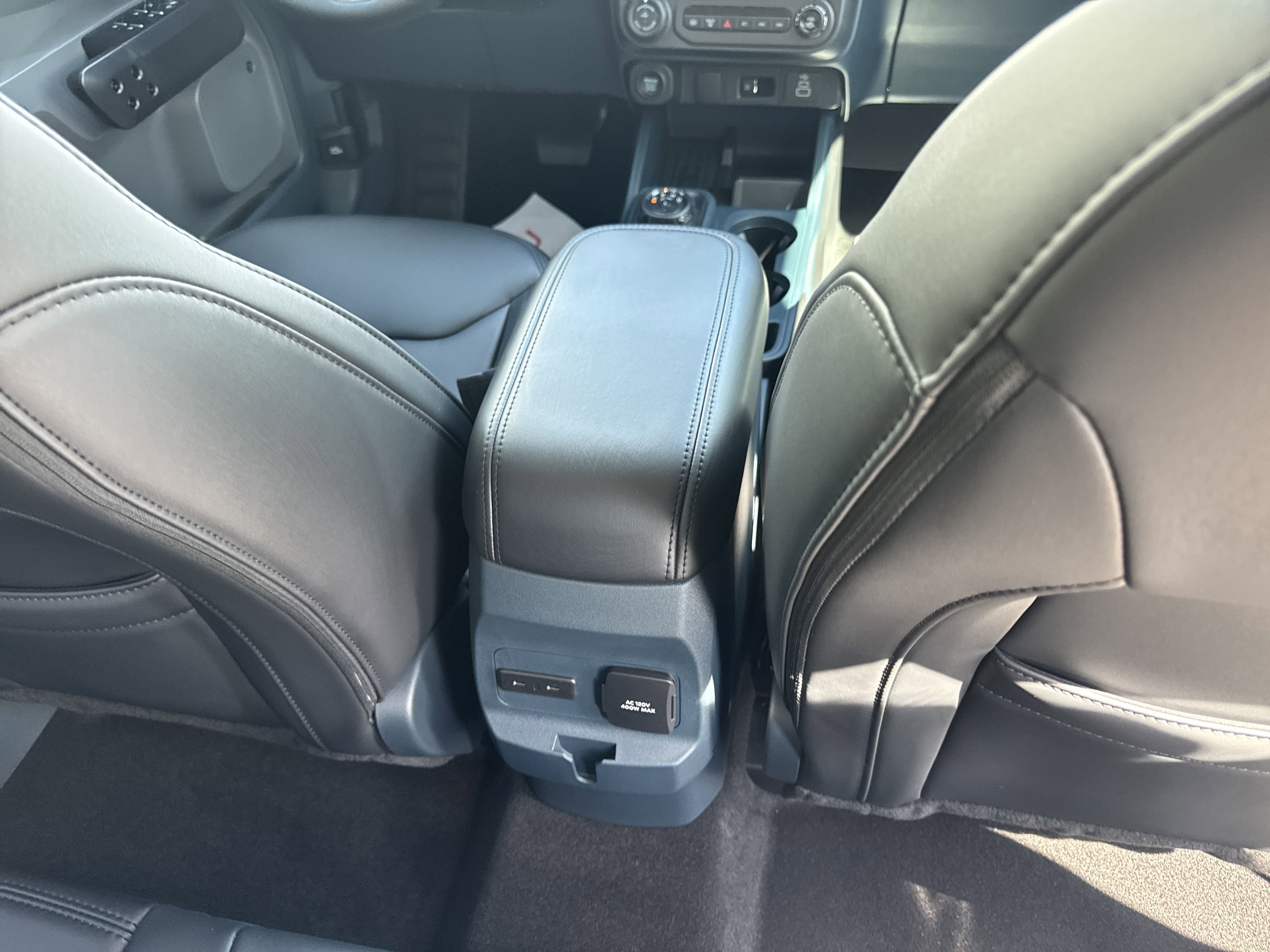 2025 Ford Maverick Lariat photo 2