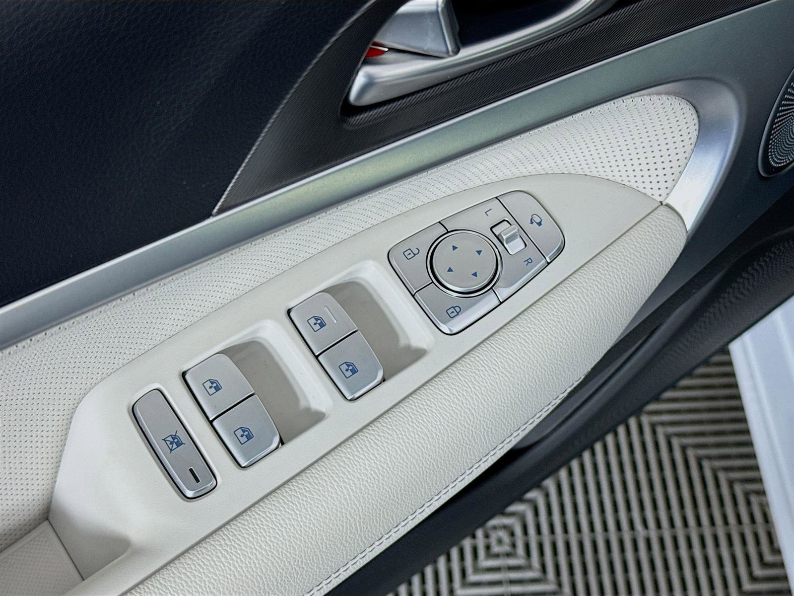 2025 Genesis G70 3.3T Sport Advanced photo 20
