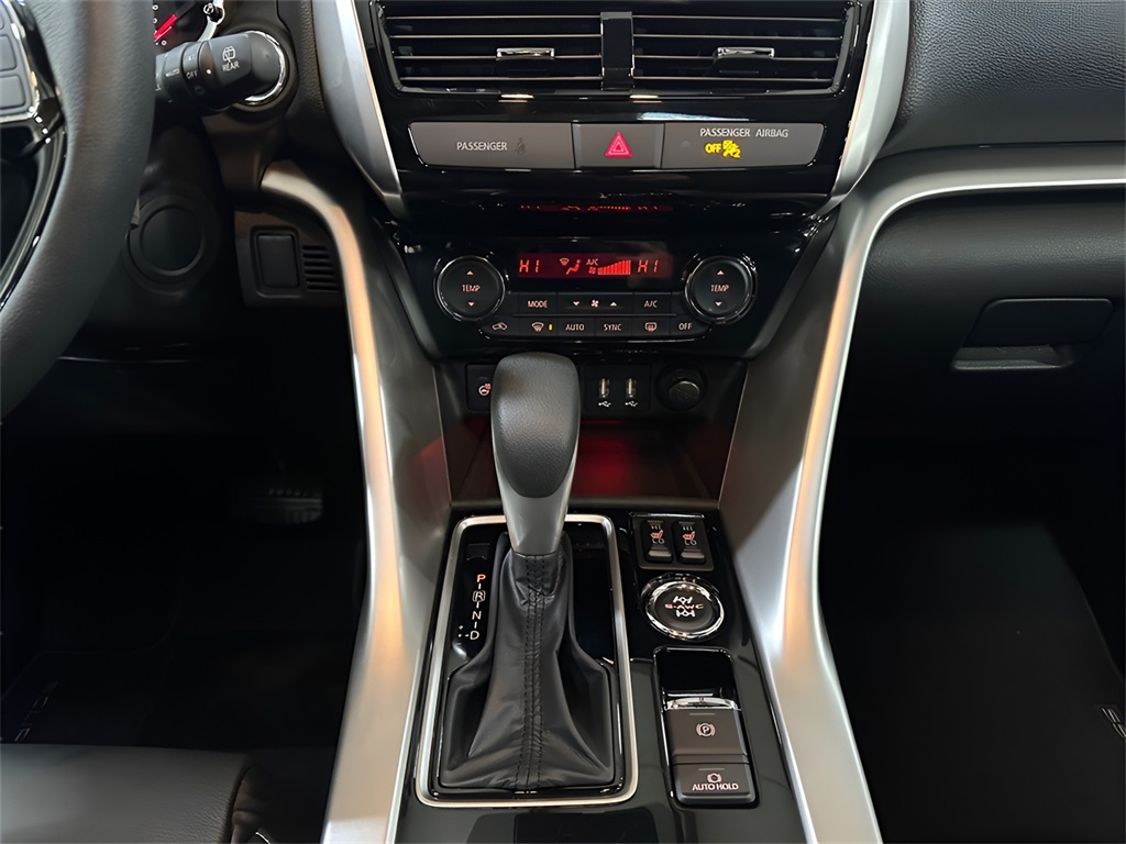 2025 Mitsubishi Eclipse Cross SEL photo 16