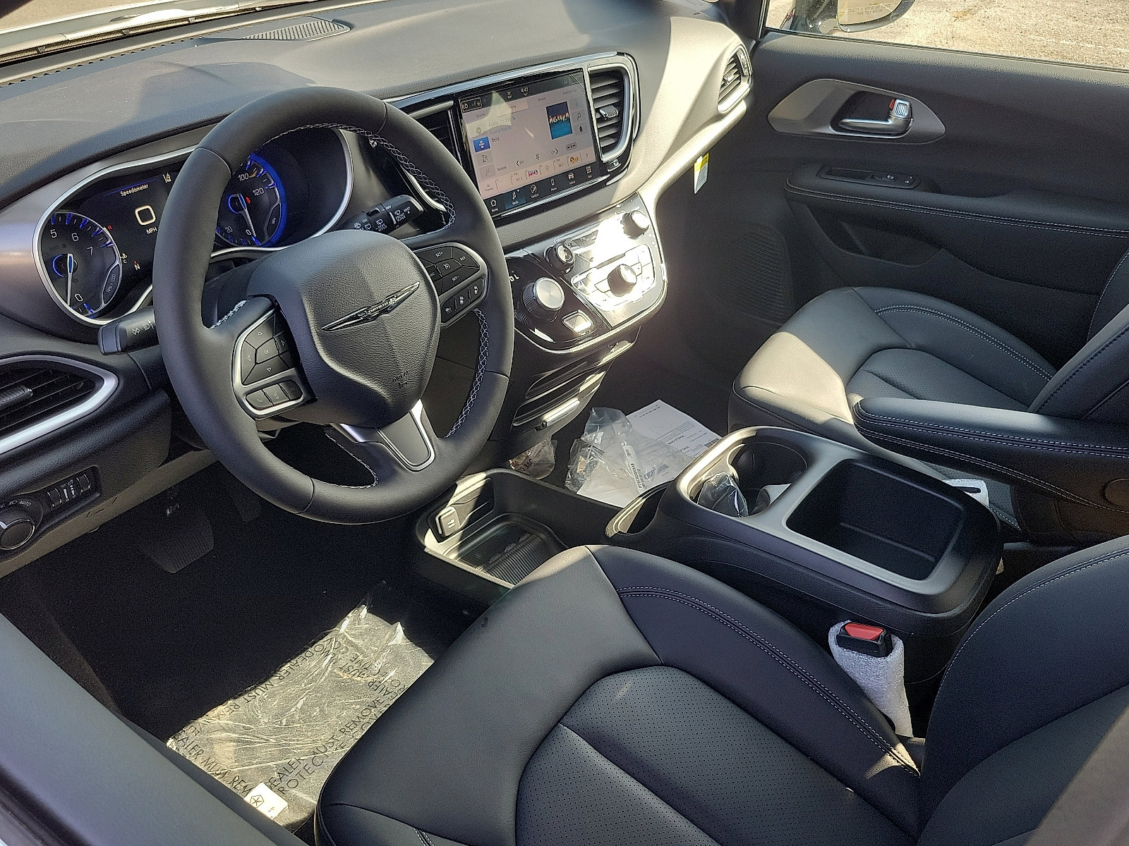 2026 Chrysler Voyager LX photo 3