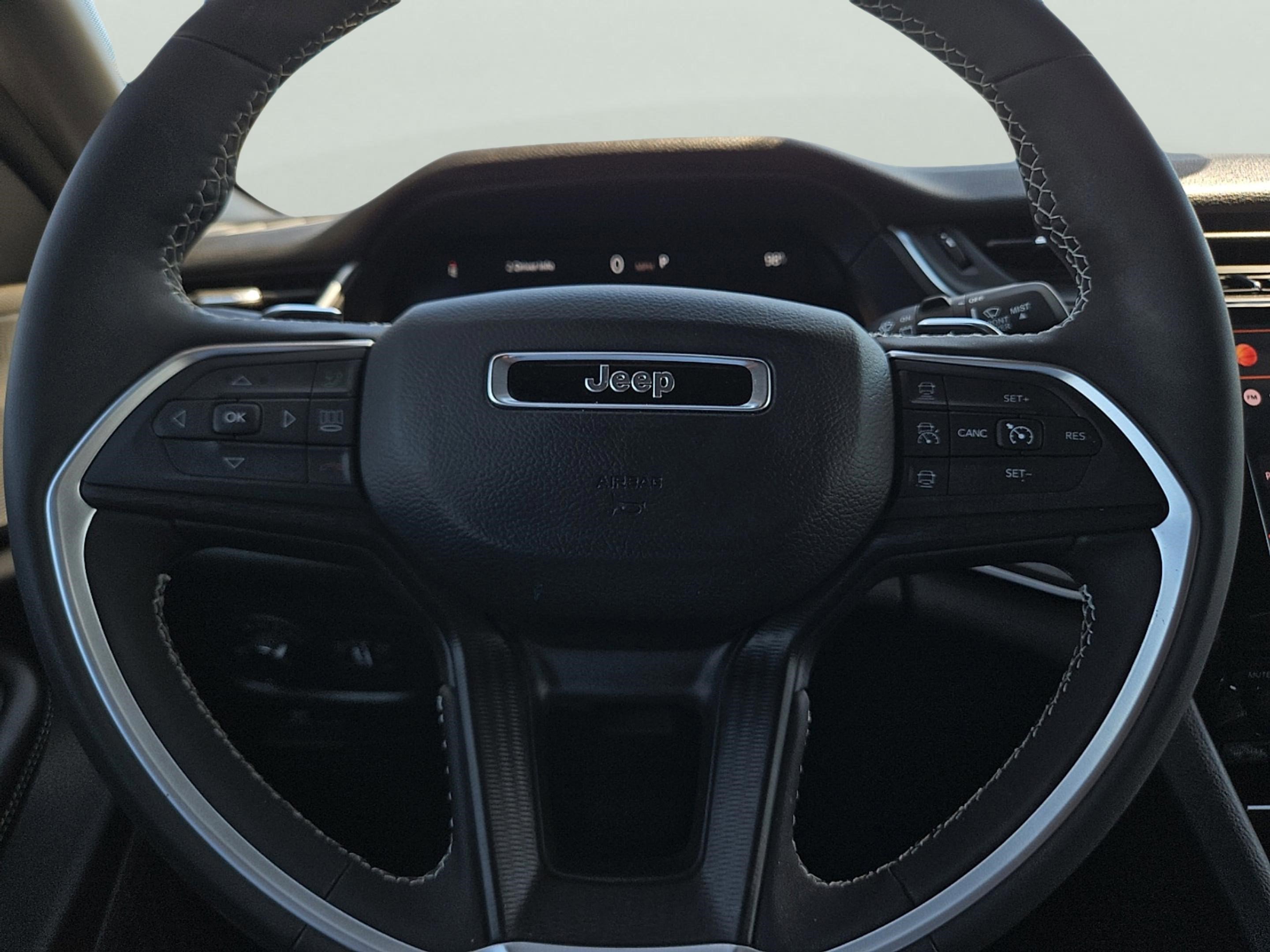 2025 Jeep Grand Cherokee Laredo photo 27