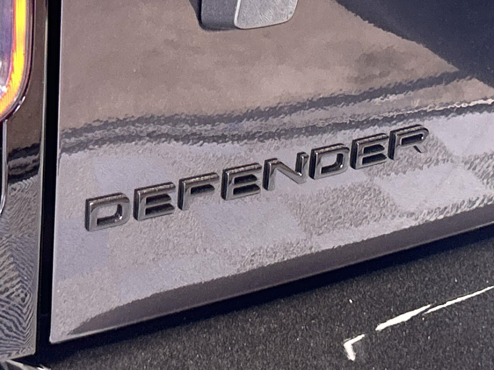2025 Land Rover Defender 130 V8 photo 29