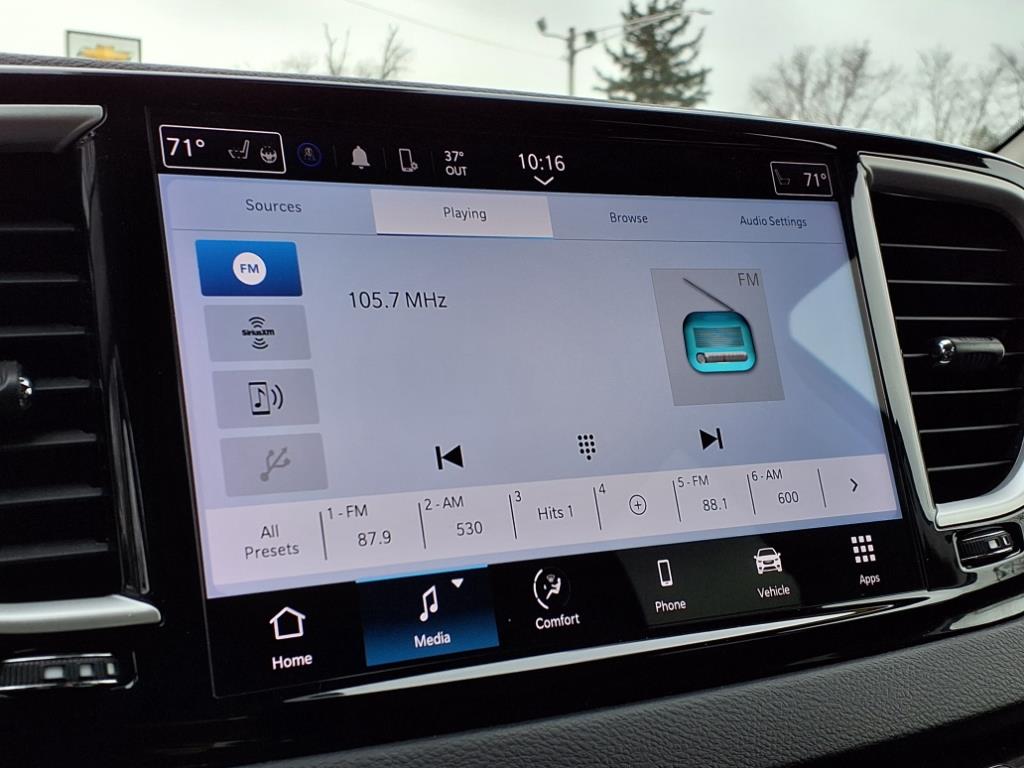 2023 Chrysler Pacifica Touring L photo 12