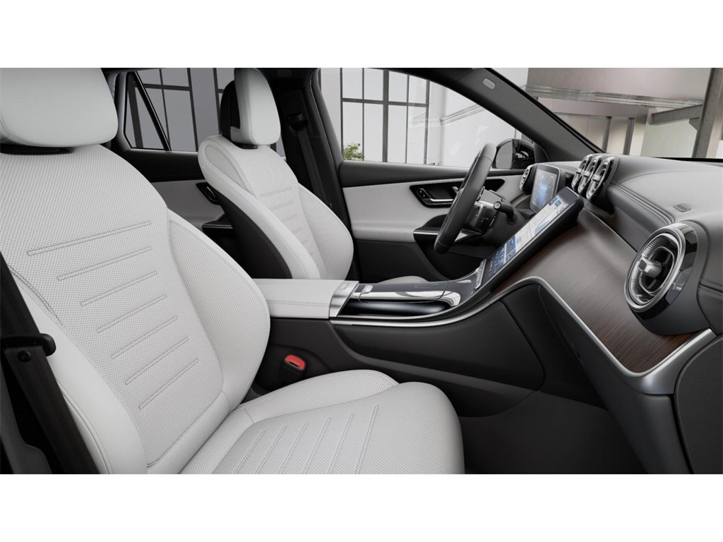 2026 Mercedes Benz GLC 300 photo 4