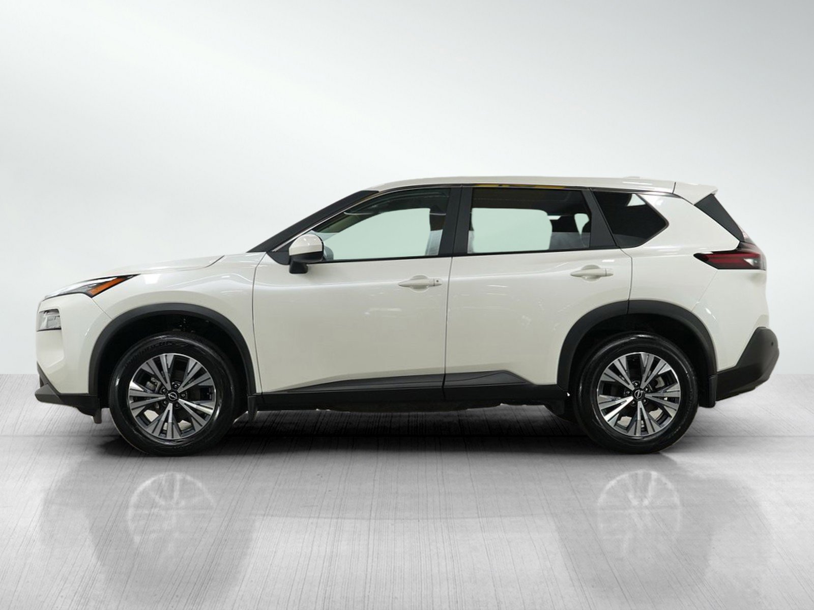 Used 2023 Nissan Rogue SV with VIN 5N1BT3BB1PC943213 for sale in Burnsville, Minnesota