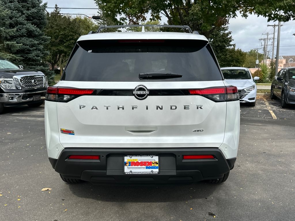 2025 Nissan Pathfinder SV photo 4
