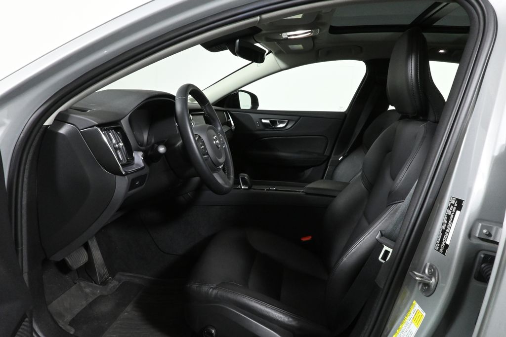 2024 Volvo S60 B5 Core photo 3