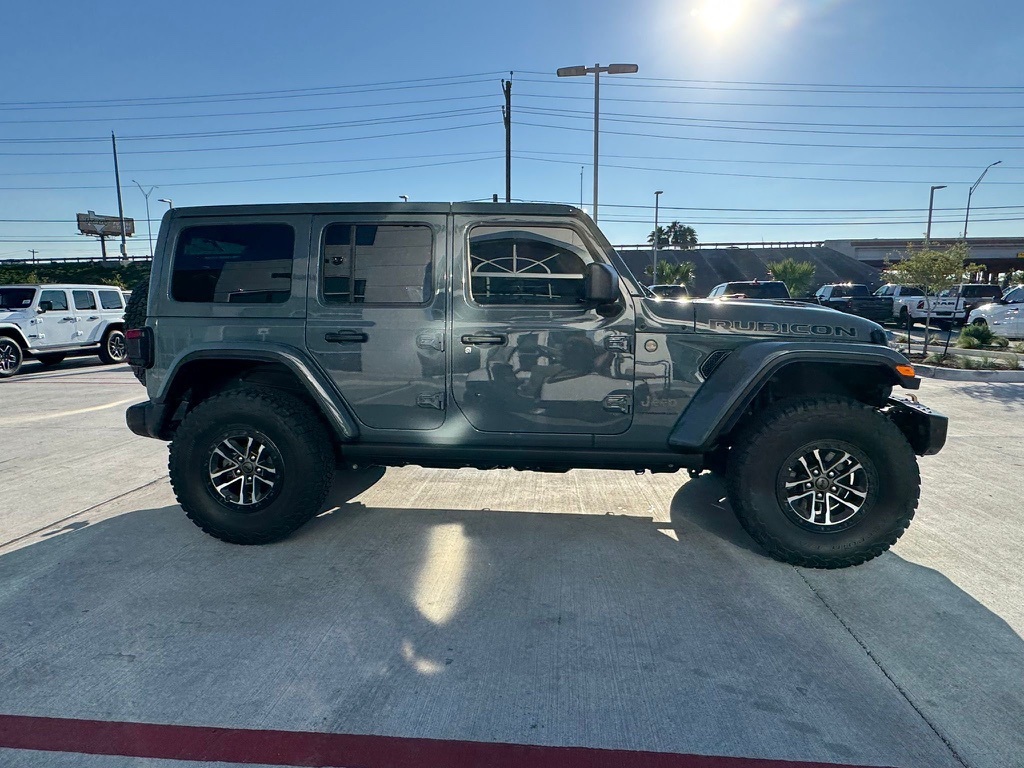 2024 Jeep Wrangler Rubicon 392 photo 8