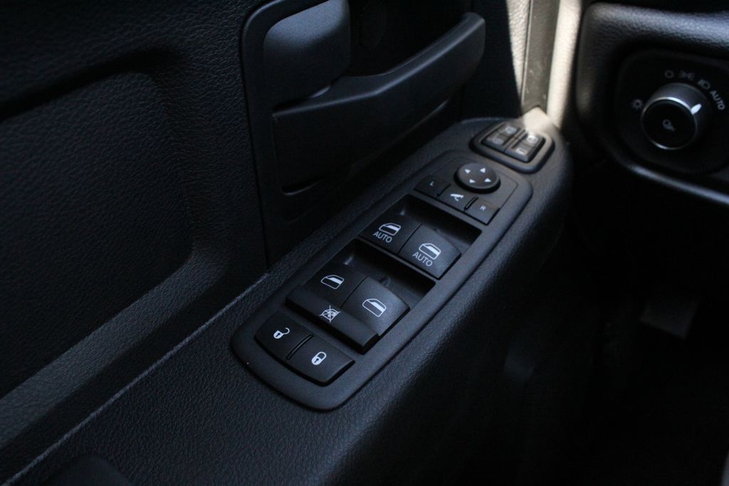 2024 Ram 2500 Tradesman photo 17