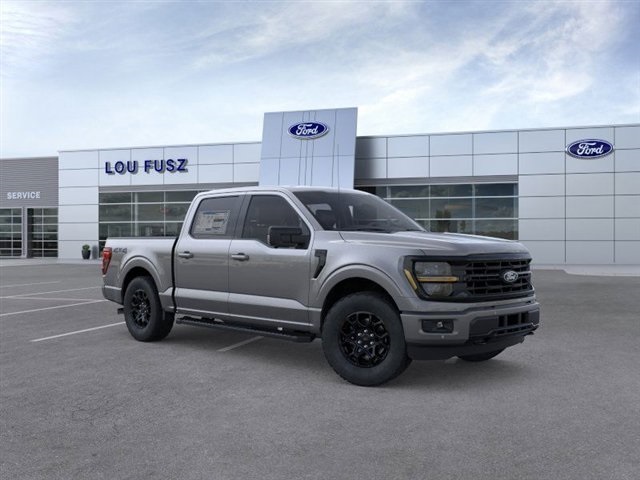 2025 Ford F-150 XLT photo 2
