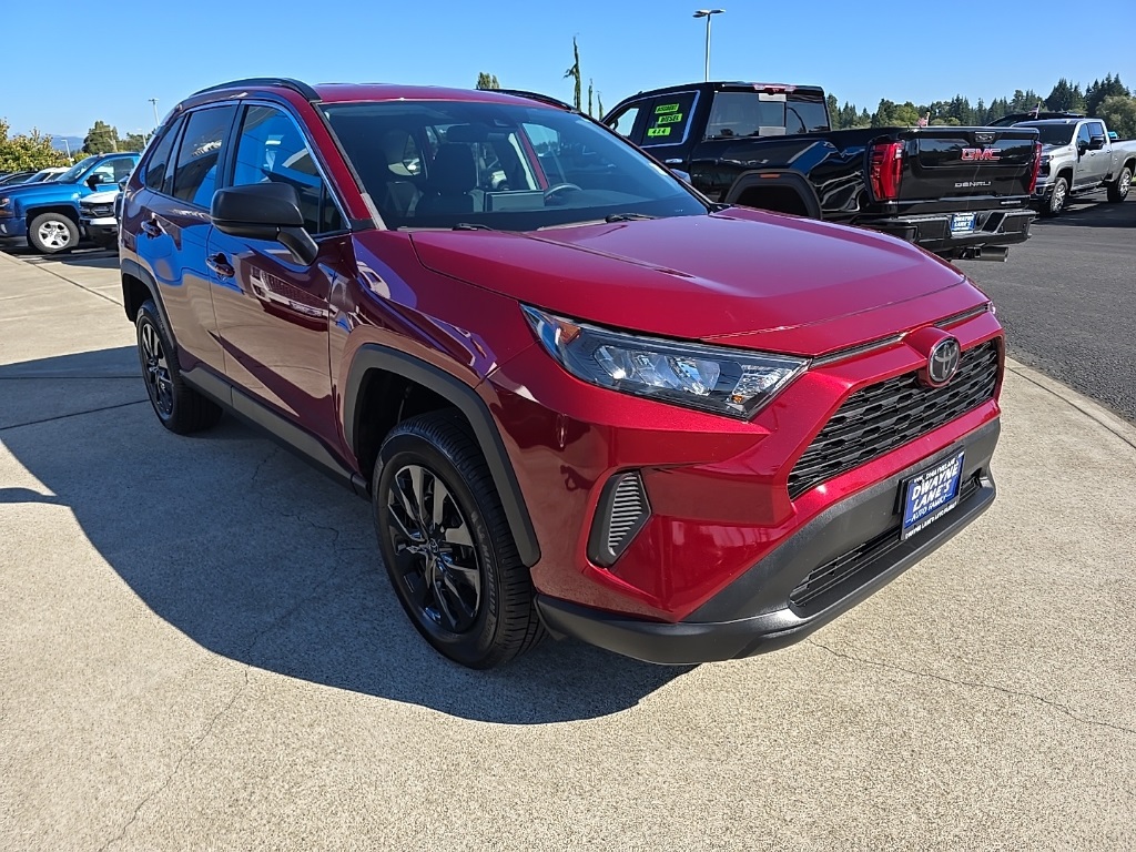 2019 Toyota RAV4 LE photo 2