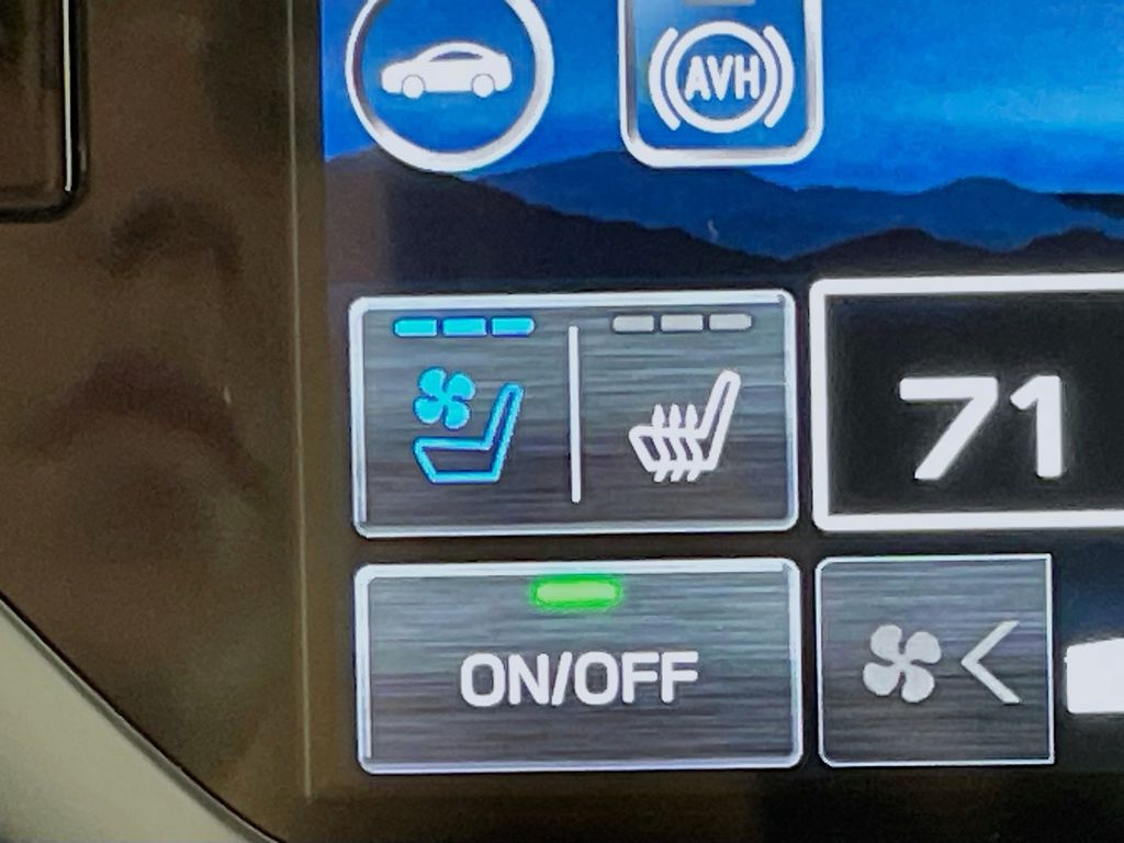 2025 Subaru Ascent Onyx Edition Touring photo 22