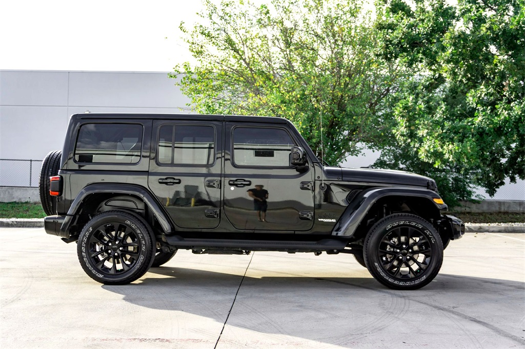 2021 Jeep Wrangler Unlimited Sahara High Altitude photo 3