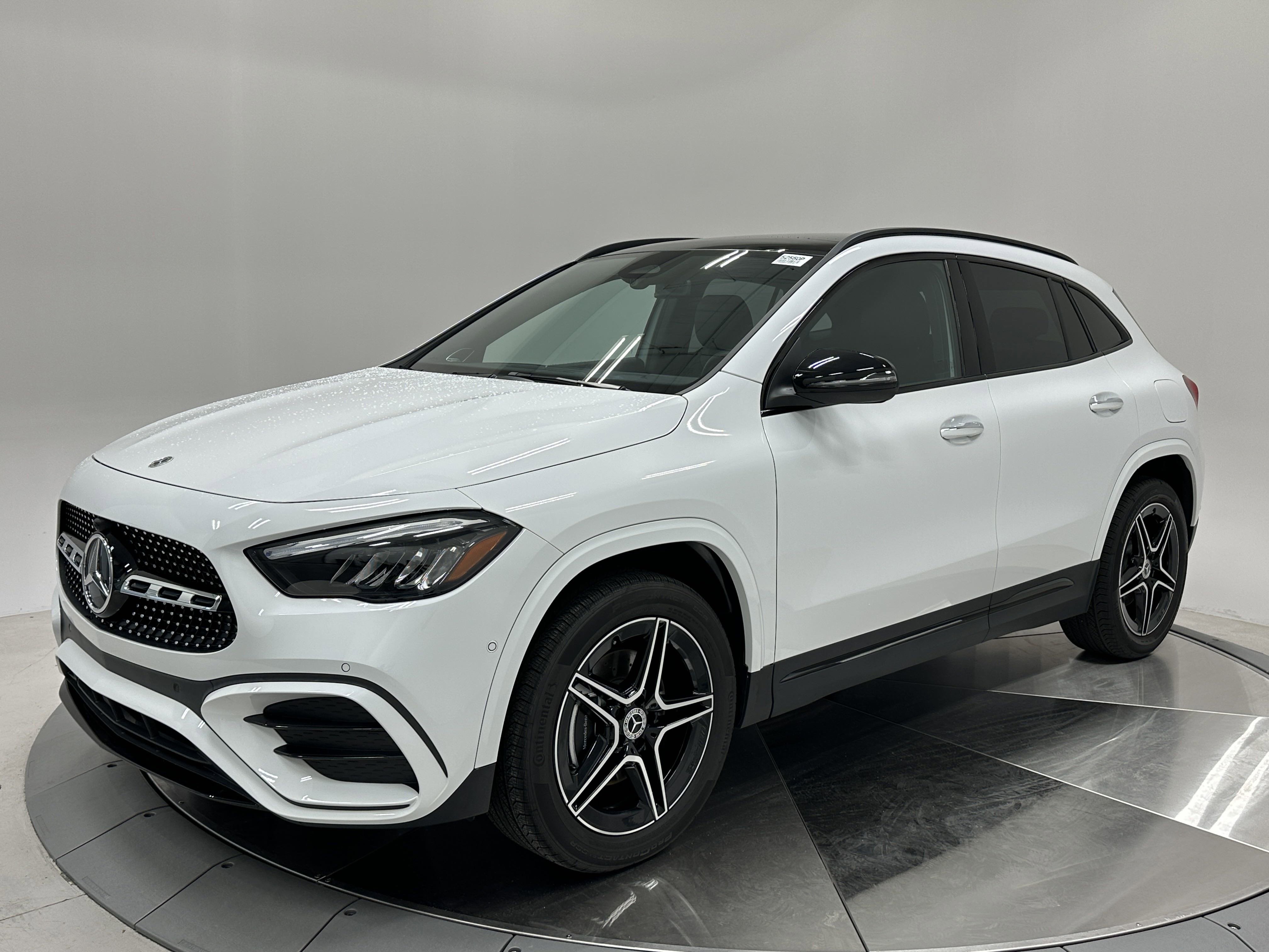 2024 Mercedes Benz GLA 4MATIC 250 photo 3