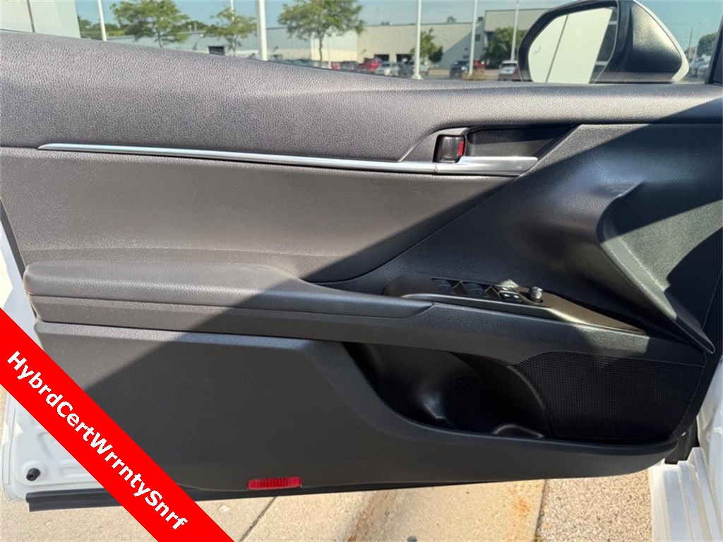2024 Toyota Camry Hybrid SE photo 18