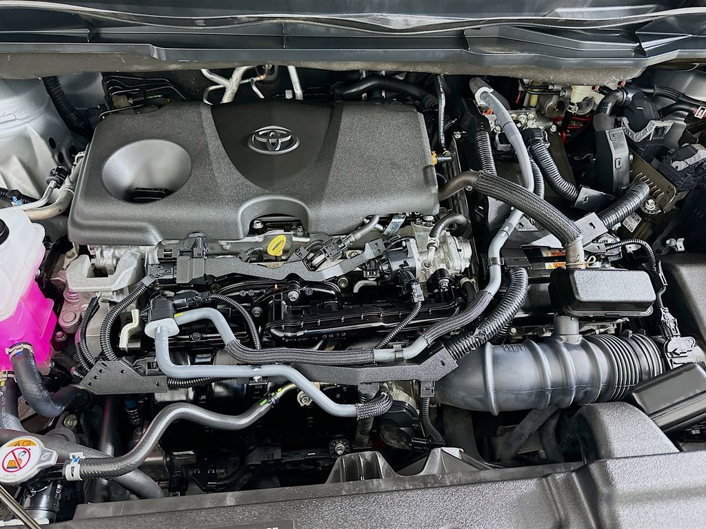 2024 Toyota Sienna XLE photo 30