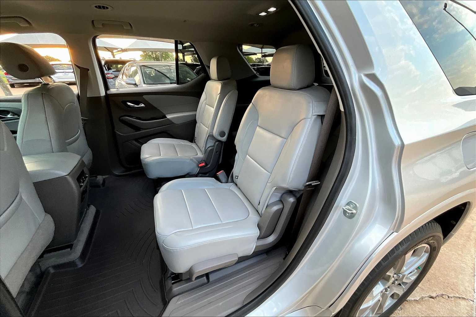 2019 Chevrolet Traverse Premier photo 17
