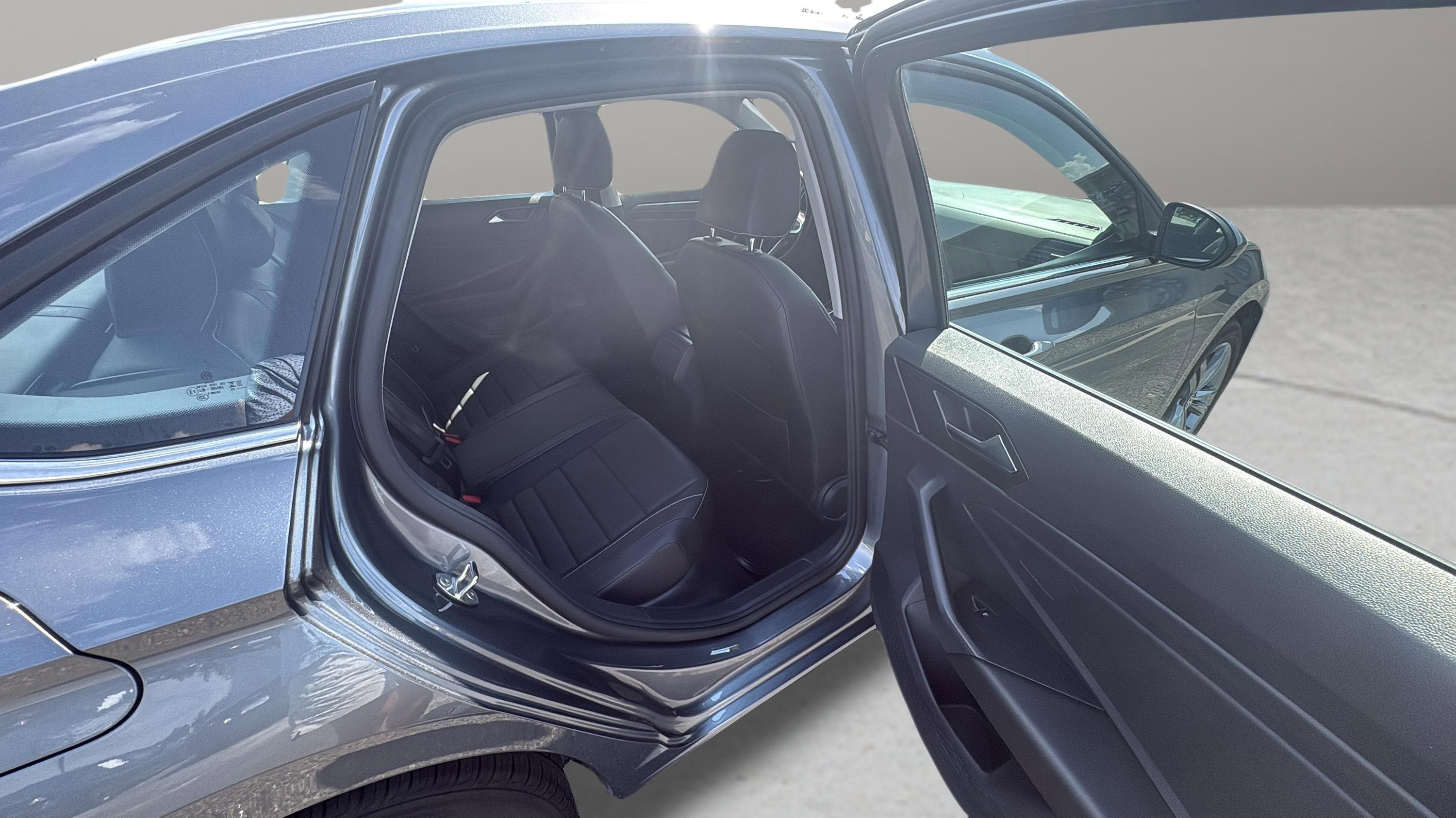 2024 Volkswagen Jetta SE photo 2