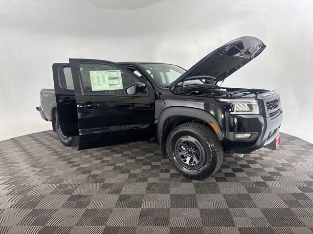2025 Nissan Frontier PRO-4X photo 10