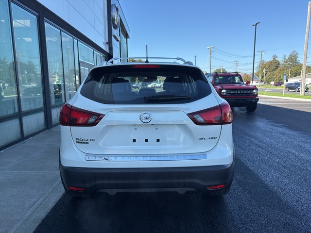 2017 Nissan Rogue Sport SL photo 4