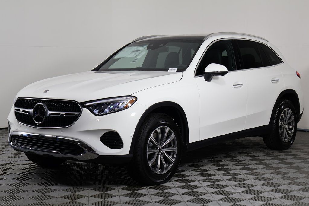 2026 Mercedes-Benz GLC Base's photo