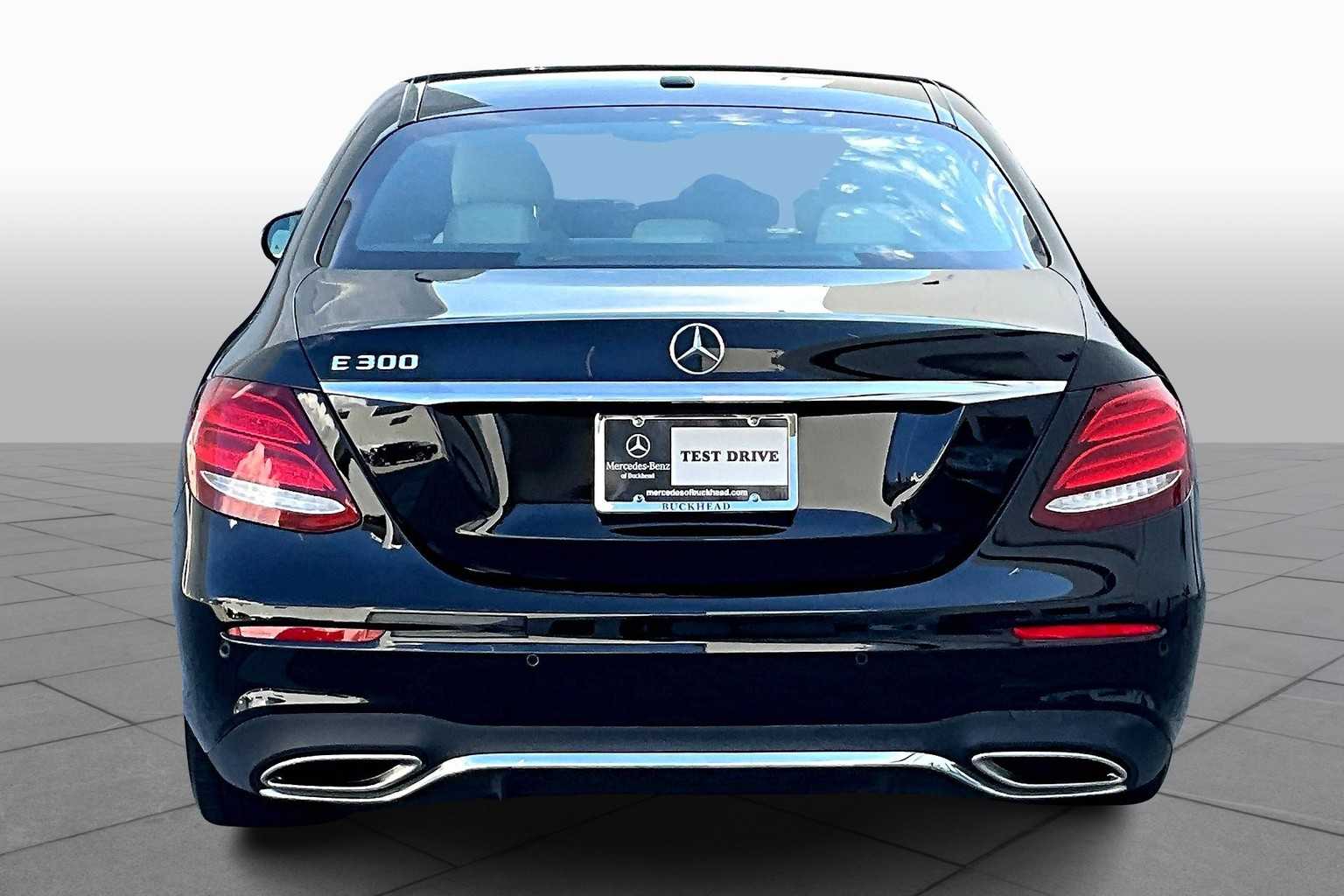 2017 Mercedes Benz E 300 Sport photo 4