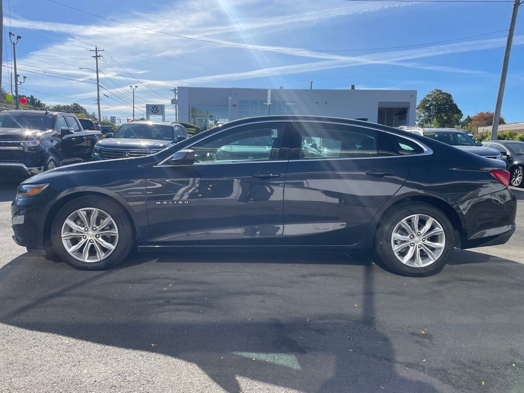2023 Chevrolet Malibu 1LT photo 3