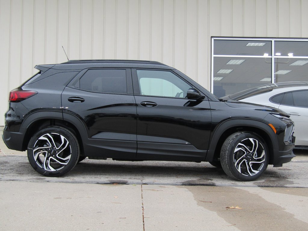 2026 Chevrolet Trailblazer RS photo 2