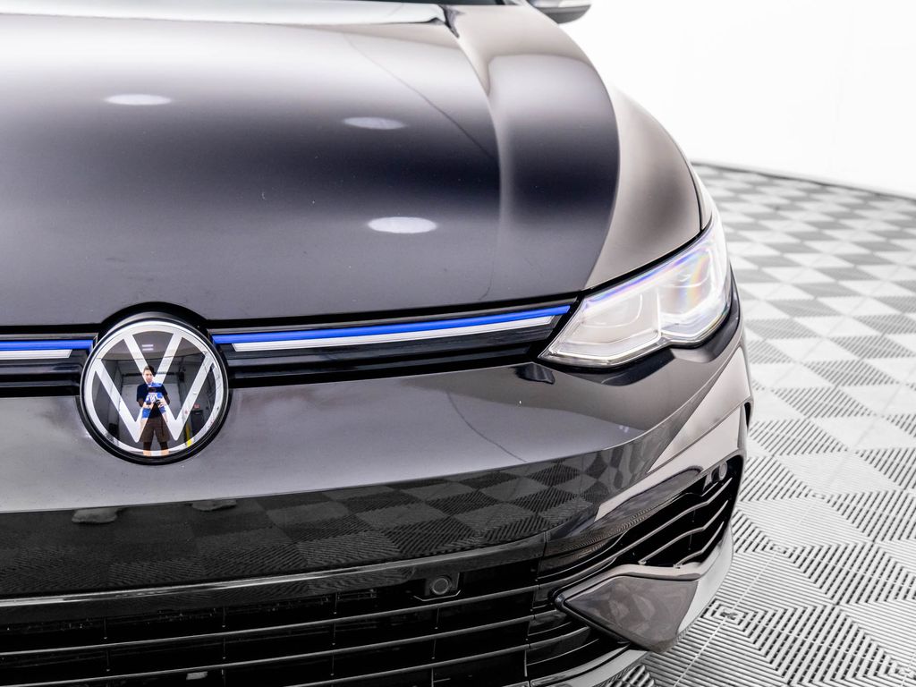 2024 Volkswagen Golf R photo 27
