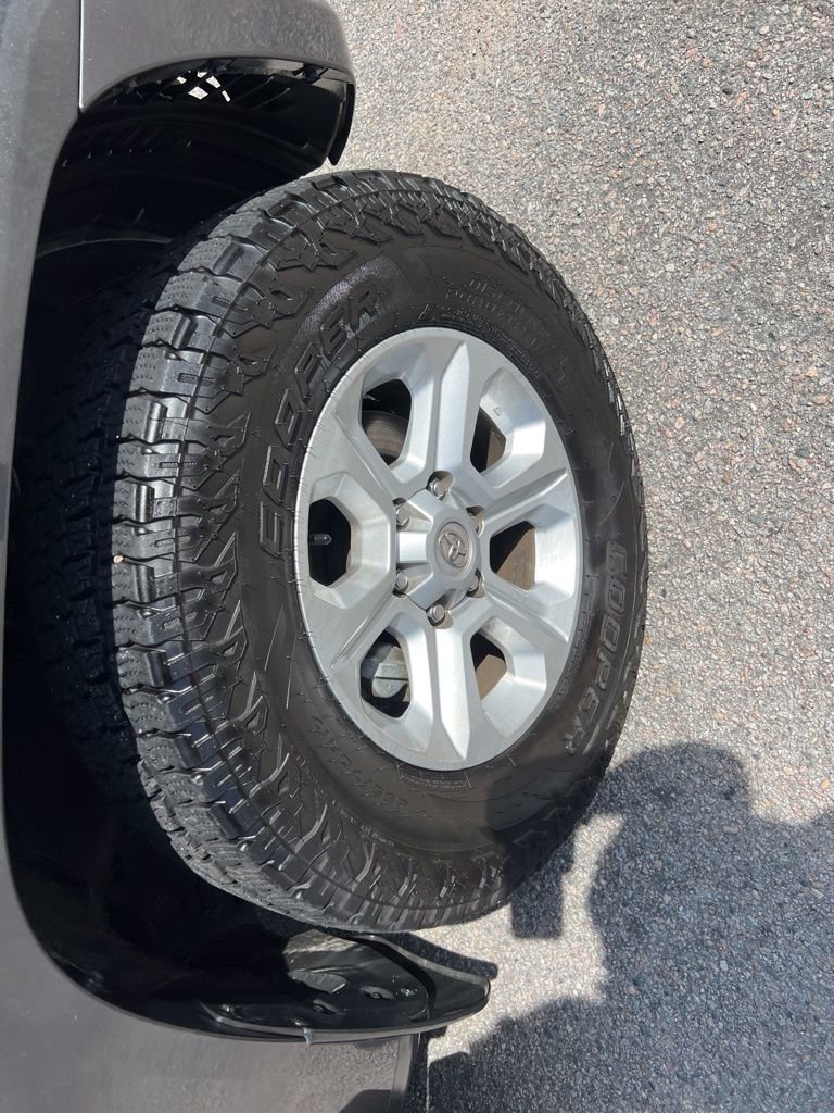 2022 Toyota 4Runner SR5 photo 25