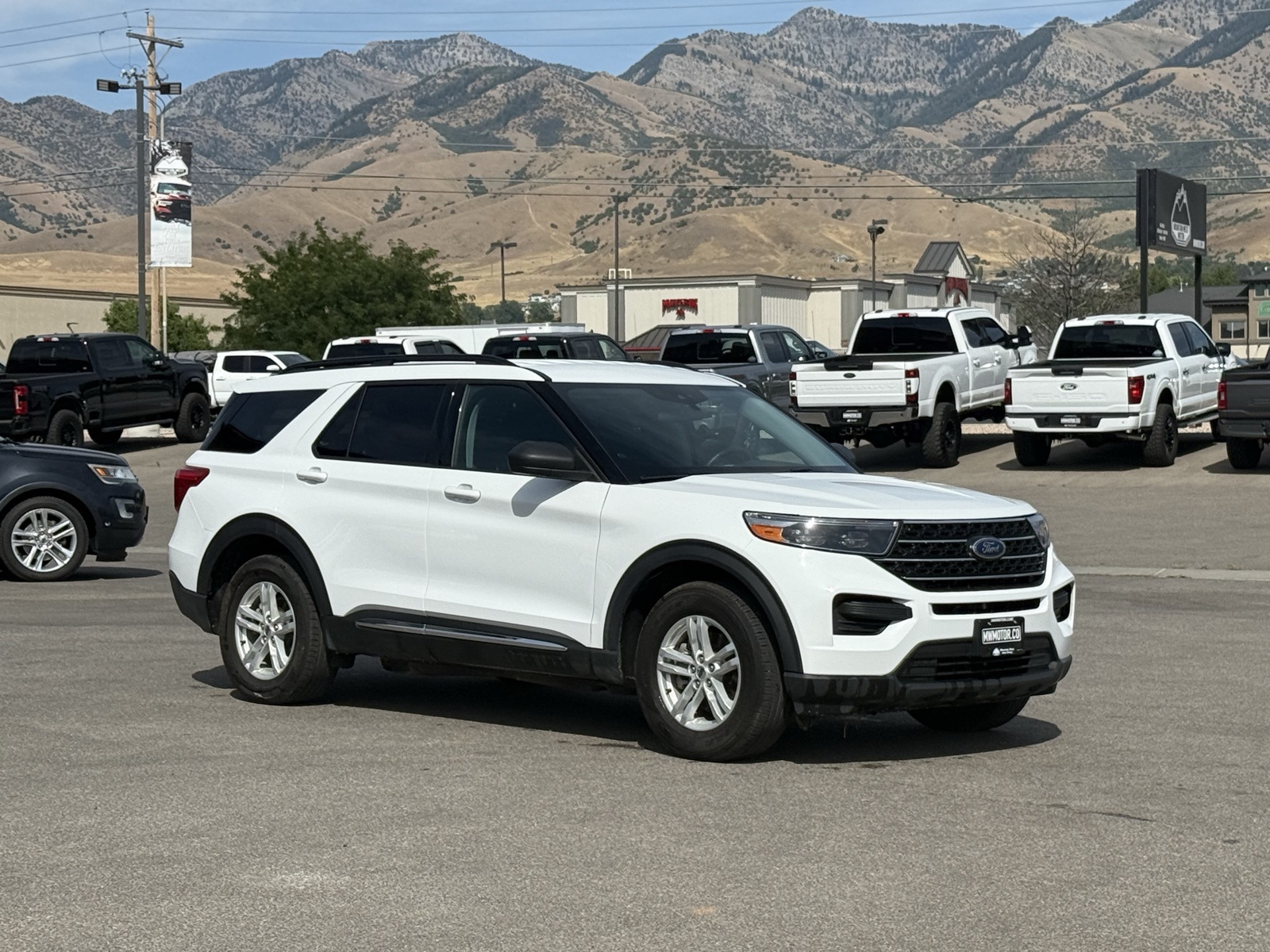2022 Ford Explorer XLT photo 3