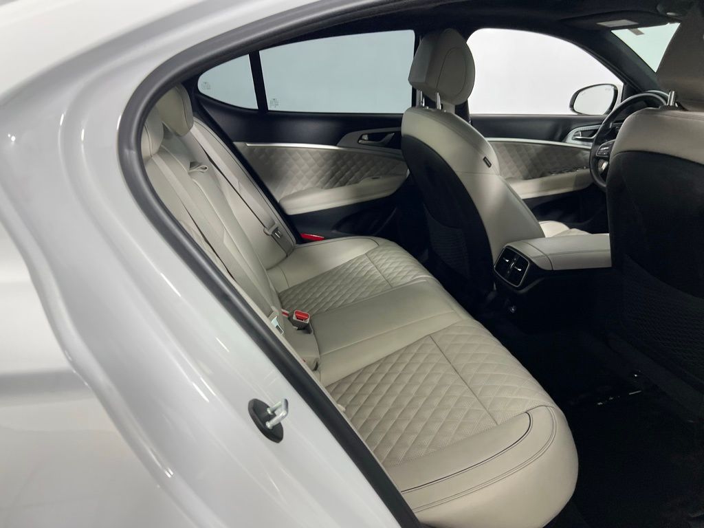 2022 Genesis G70 3.3T photo 21