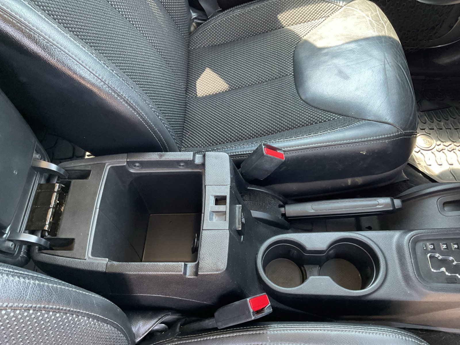 2016 Jeep Wrangler Unlimited Sahara photo 23