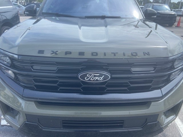 2025 Ford Expedition Platinum's photo
