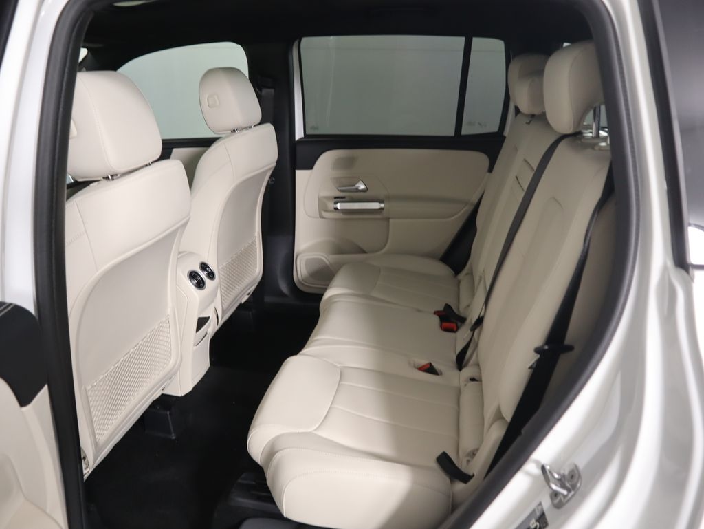 2026 Mercedes Benz GLB 250 photo 20