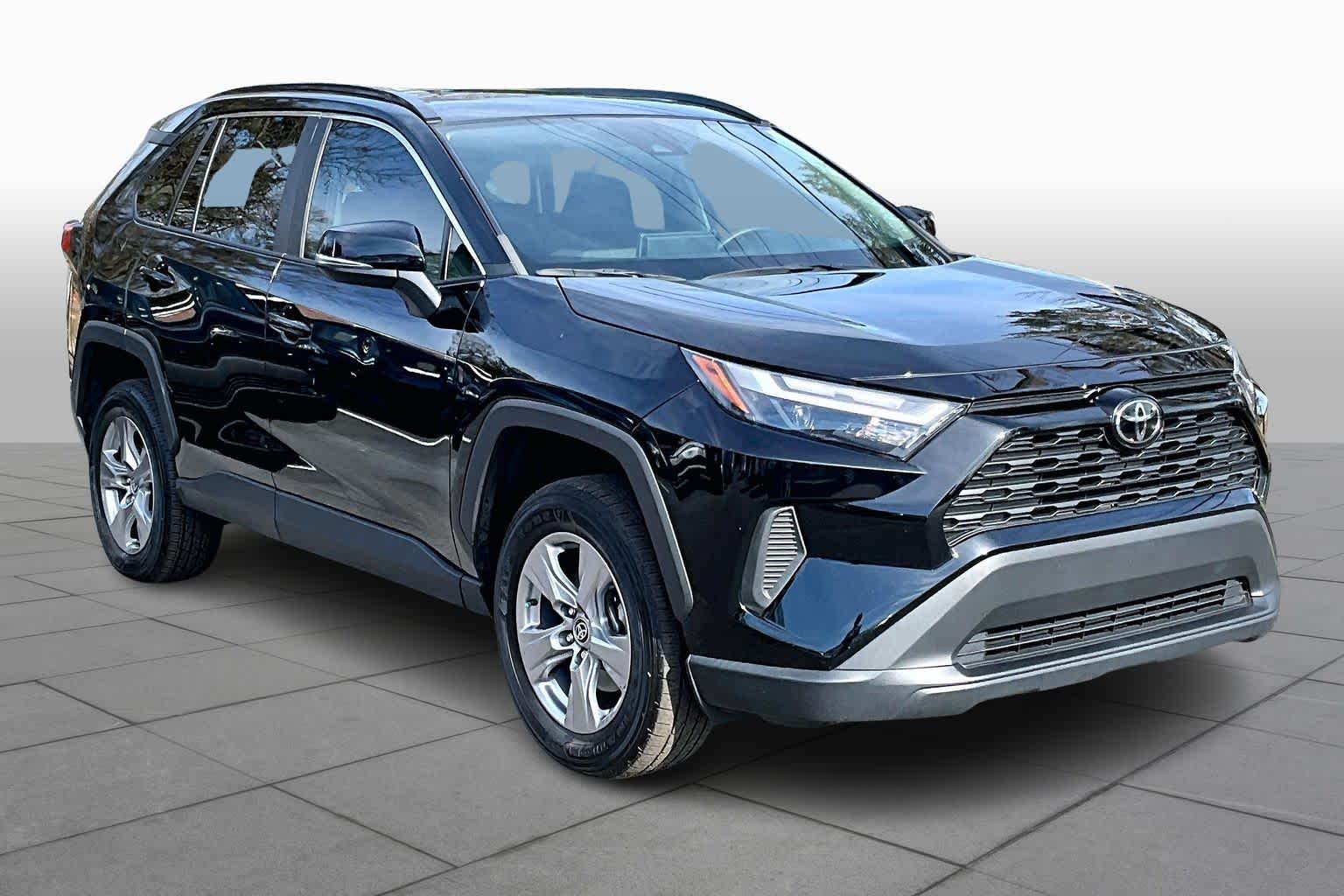 Used 2023 Toyota RAV4 XLE with VIN 2T3W1RFVXPW244811 for sale in Northfield, Minnesota