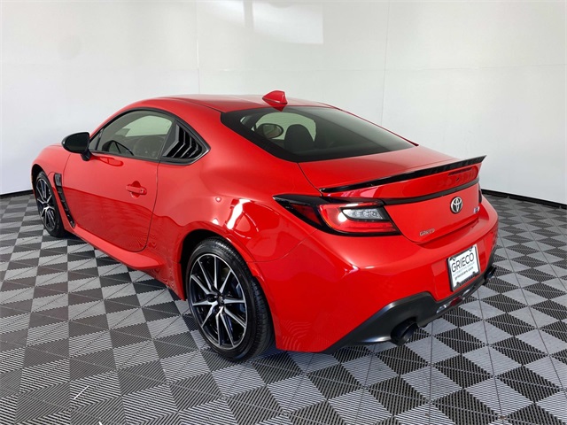 2023 Toyota GR86 Base photo 5