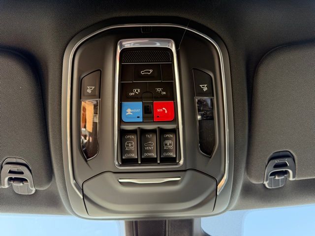 2025 Jeep Wagoneer Series II photo 12