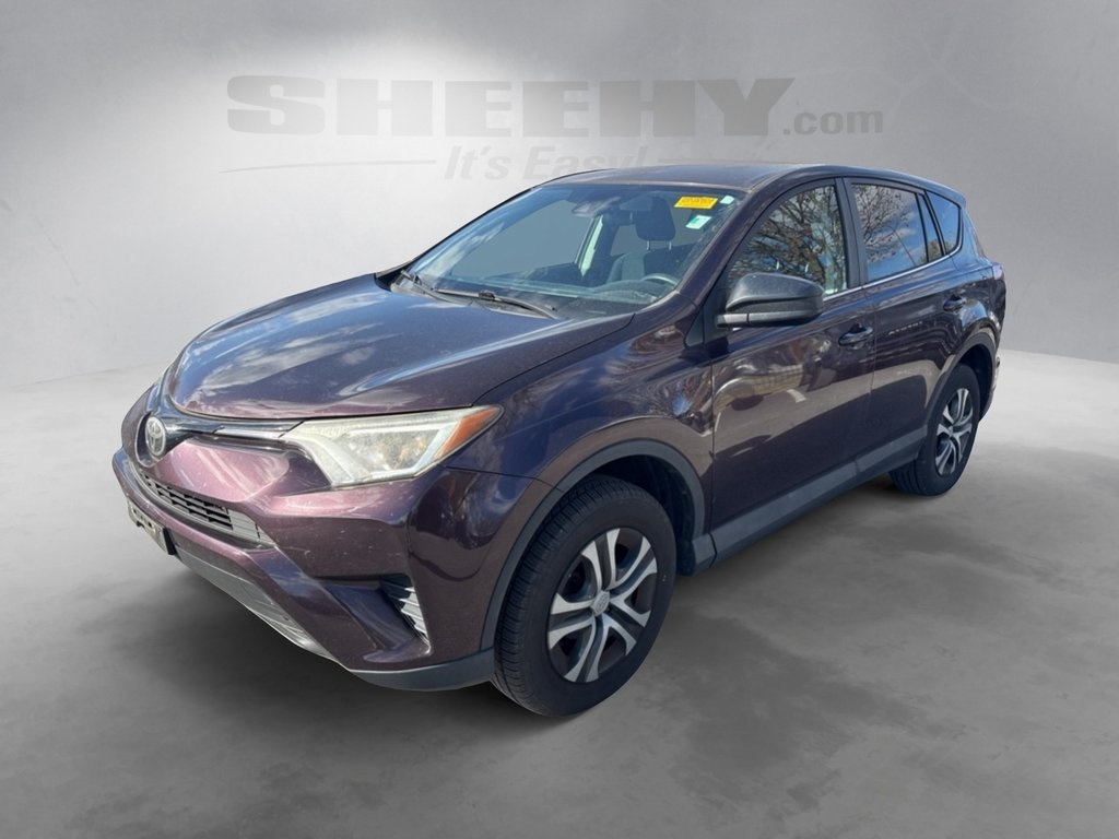 2017 Toyota RAV4 LE photo 4