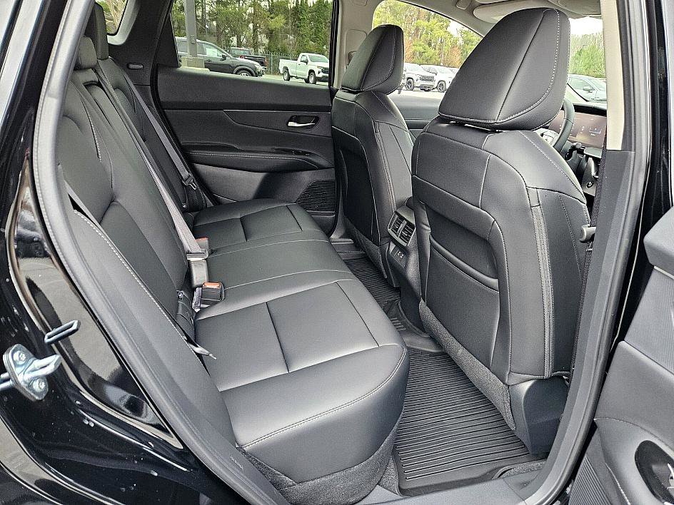 2025 Nissan Murano SV photo 14