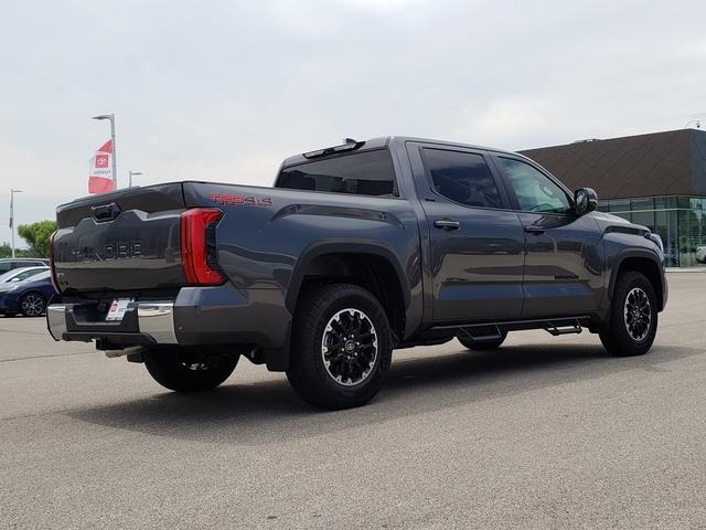 2025 Toyota Tundra SR5 CrewMax photo 5