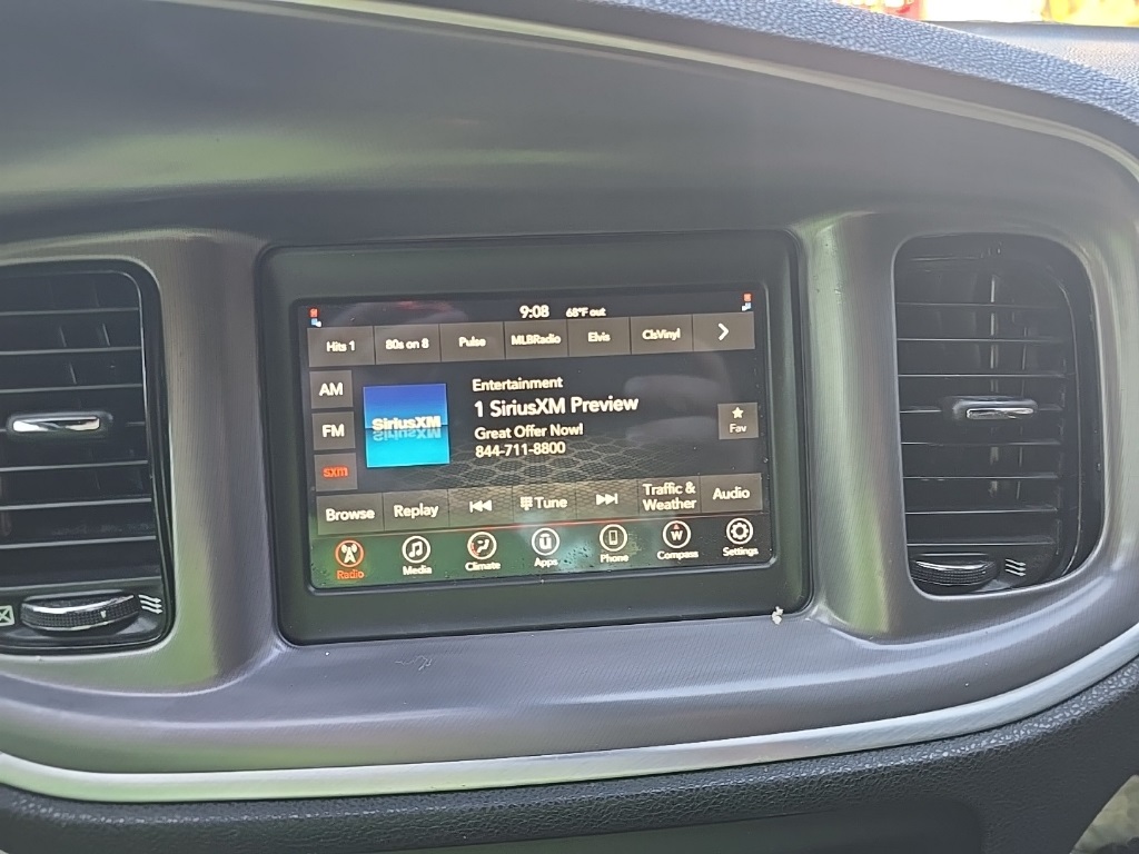 2019 Dodge Charger SXT photo 19
